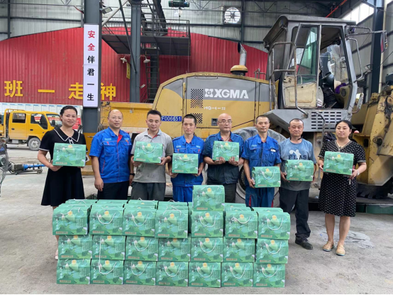 炎炎夏日送清涼 點(diǎn)點(diǎn)關(guān)懷暖人心——公司持續(xù)開(kāi)展夏送清涼活動(dòng)