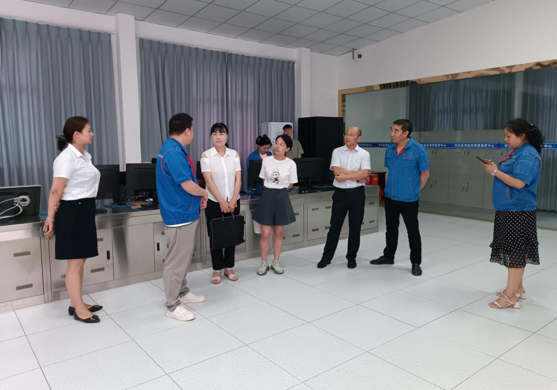 德陽(yáng)市總工會(huì)經(jīng)濟(jì)技術(shù)部到公司礦區(qū)調(diào)研