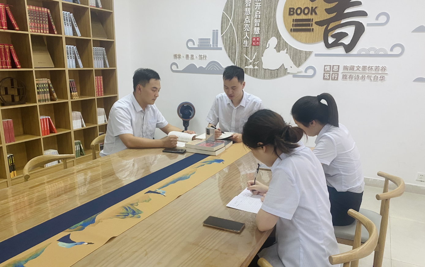 公司團(tuán)委召開(kāi)工作會(huì)議