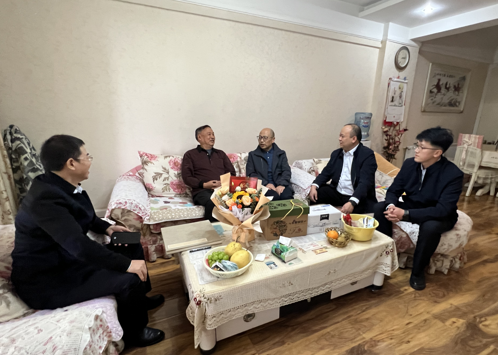 公司在重陽(yáng)節(jié)開(kāi)展慰問(wèn)活動(dòng)